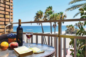 Spacious Apartment with sea views D, Estepona
